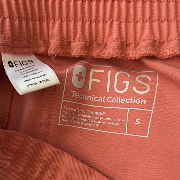 Figs Original Coral Caterina and Yola S/S Set - Picture 3 of 3